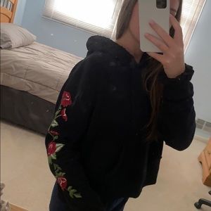 Hollister Roses Hoodie (cropped fit)